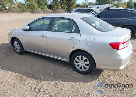 2011 Toyota Corolla Le z USA, uszkodzony, nr VIN 2T1BU4EE3BC612386
